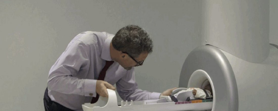 MINI RESSON�NCIA MAGN�TICA PARA REC�M NASCIDOS � INSTALADO EM HOSPITAL NO REINO UNIDO.